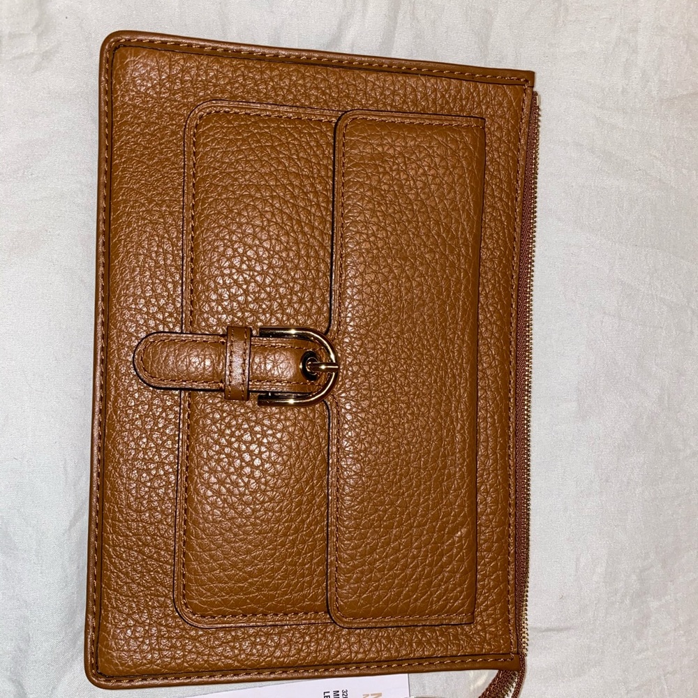 MICHAEL KORS LEATHER WRISTLET
